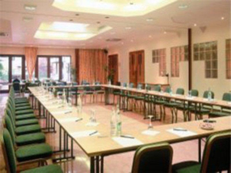 Hotel Best Western County House Saint-Gilles Facilități foto